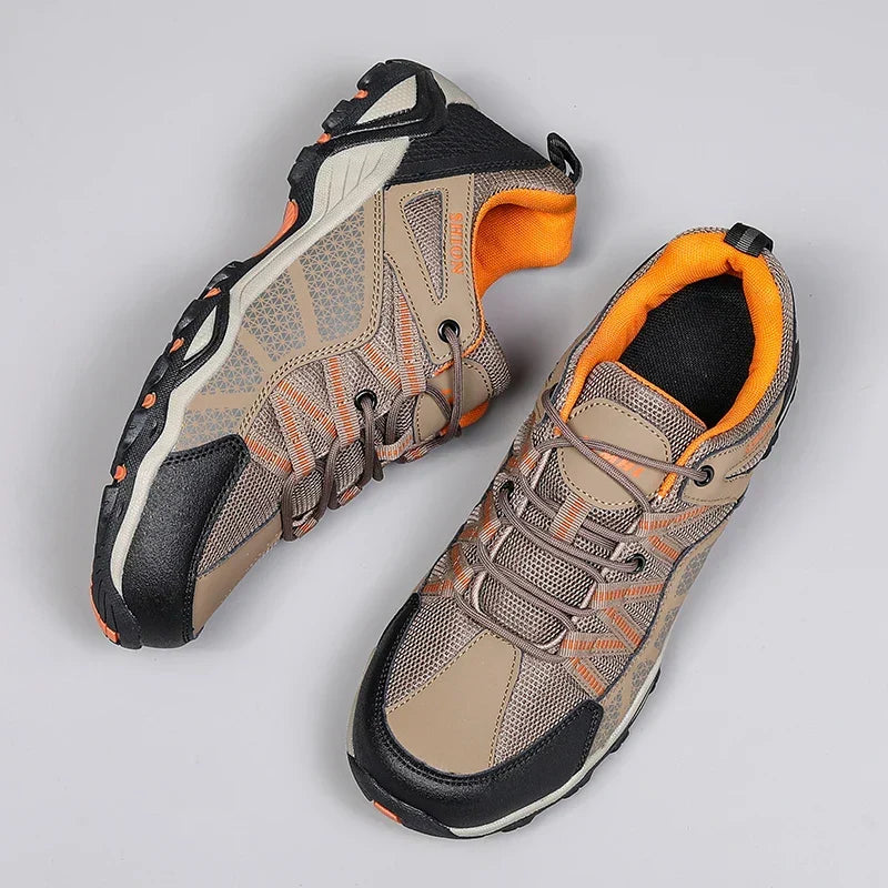 Geländeschritt - Trekking­schuhe