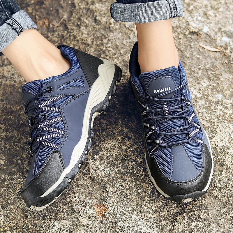 Geländeschritt - Trekking­schuhe