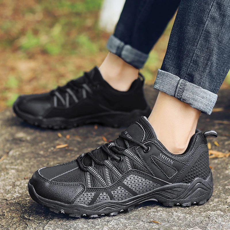 Geländeschritt - Trekking­schuhe